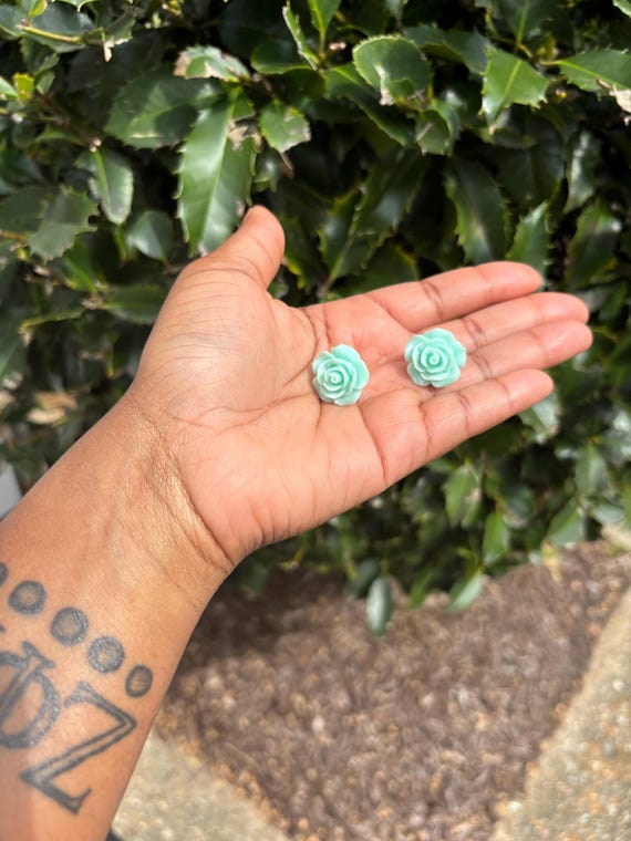 Mint Green Resin Flower Earrings-1 Inch