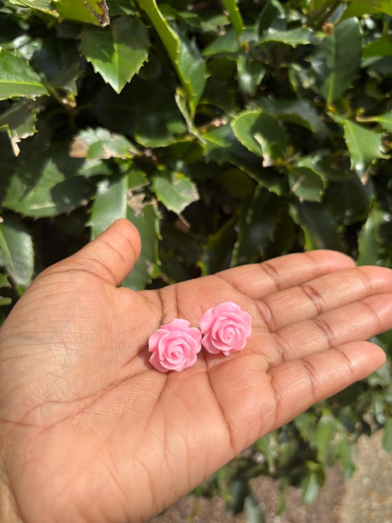 Light Pink Resin Flowers 1 Inch Width