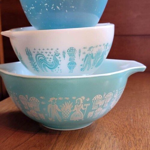 Vintage Pyrex Cinderella shops Nesting Bowls/Amish Butterprint Pattern #444 #443
