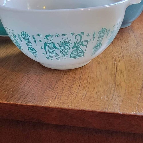 Vintage Pyrex Cinderella shops Nesting Bowls/Amish Butterprint Pattern #444 #443