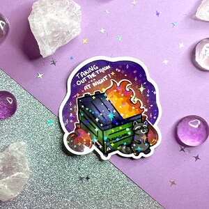 De vuilnis buiten zetten... 's Nachts Trash Panda Die Cut Sticker met Star Holo Film
