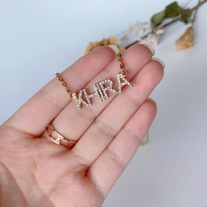 AANGEPASTE strass naam ketting gepersonaliseerde volledig geboorde zirkoon naam ketting DIY glanzende eerste letter ketting verjaardagscadeau voor haar afbeelding 8