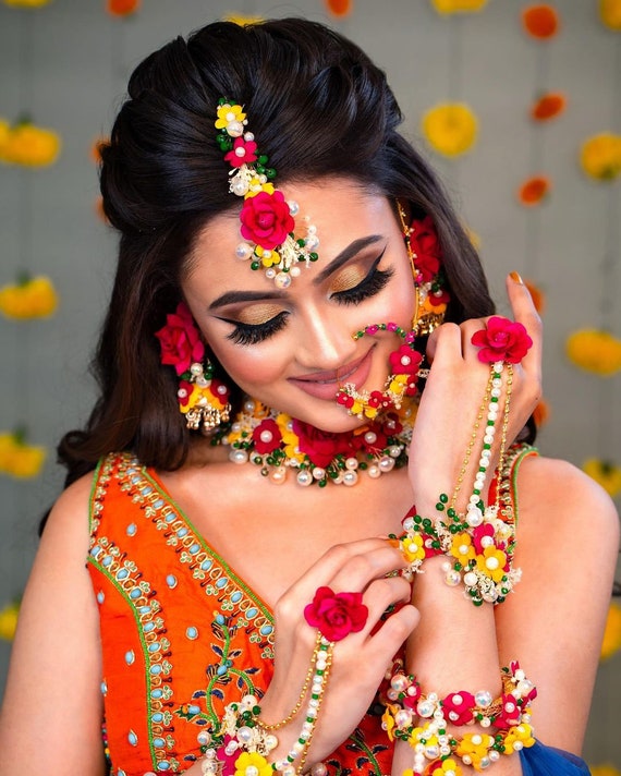 Wedding flower necklace deals