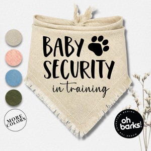 Baby Ankündigung BABY SICHERHEIT HUND in Training Hundehalstuch • Big Sis Bro Hundehalstuch • Baby Ankündigung • Bandana mit Fransenrand