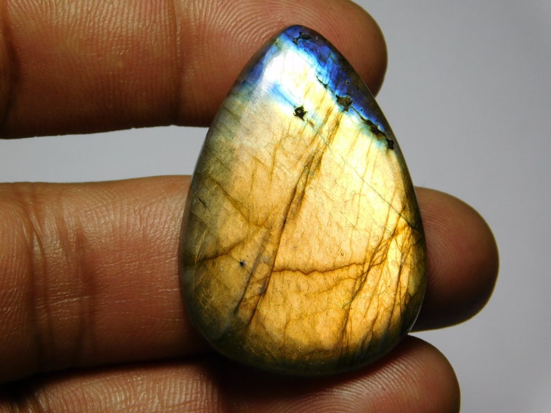 39X28 Natural Labradorite gemstone,cabochon,handmade Labradorite good quality and beautiful design cabochon 59Cts MM.