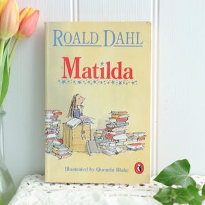 Vintage Matilda Book by Roald Dahl, Puffin Edition, Illustrated by Quentin Blake