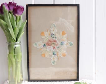 Vintage Framed Daffodil Embroidery: 1930s English Sampler