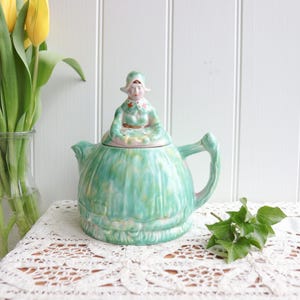 Vintage Arthur Wood Dutch Girl Teapot in Green