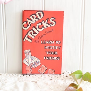 Libro de trucos de cartas vintage de Owen Grant: aprenda a desconcertar a sus amigos. Publicado en la década de 1930.