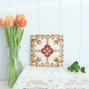 Vintage Floral Ceramic Tile: 1930s English Art Nouveau Decor