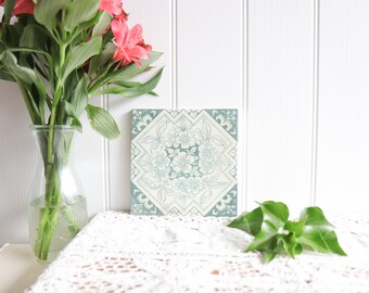 Vintage Green Floral Ceramic Tile for Decor