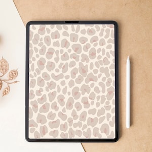 Beige leopard wallpaper | iPad leopard print lock screen | Aesthetic tablet background | Animal print wallpaper | iPad cheetah wallpaper