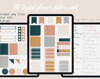 Può includere: Pacchetto di adesivi per planner digitale con 80 file PNG individuali in 5 set di colori. L'immagine mostra tre tablet digitali che visualizzano vari adesivi disegnati a mano, tra cui note adesive, banner ed etichette giornaliere.