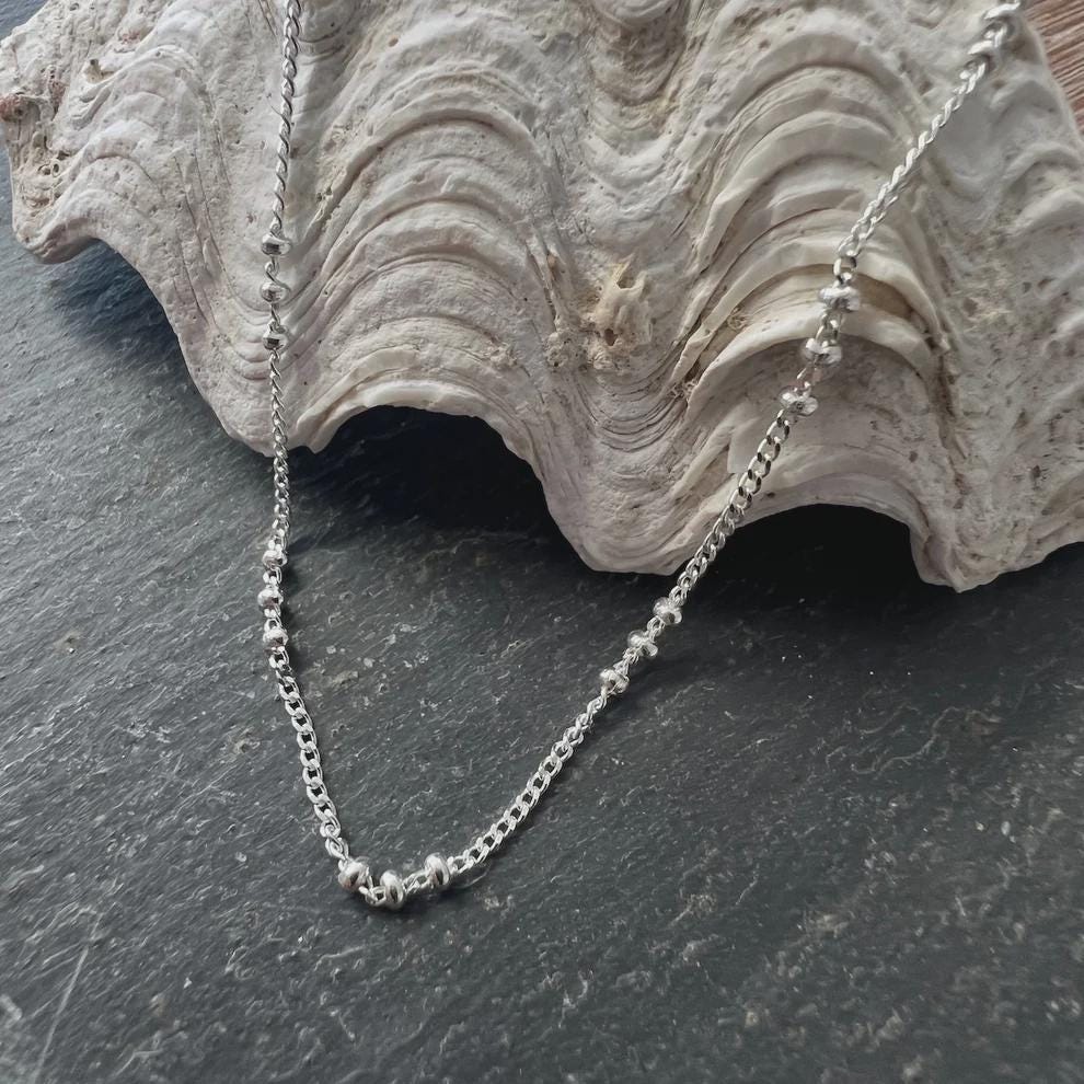 Bracelet de pied perles blanches