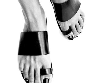Leather Black Sandals With Leather Sole/Greek Sandals With Toe Ring and Leather Sole