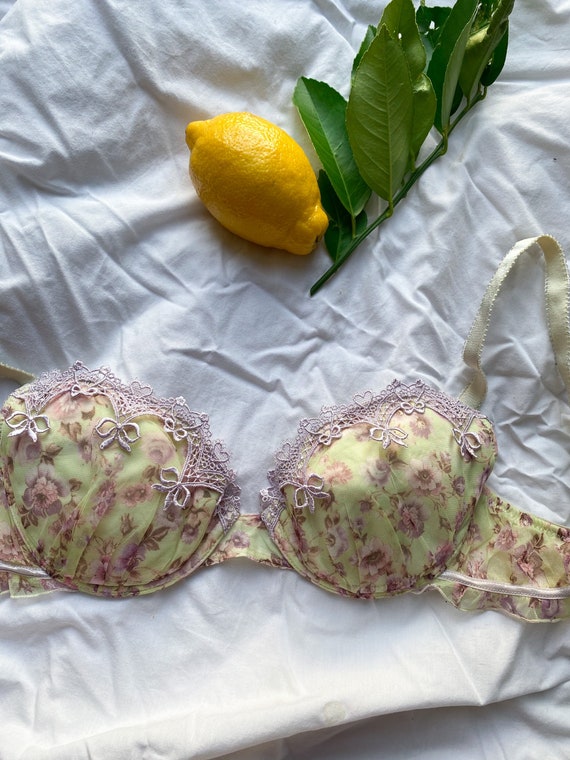 Incredible Japan vintage bra Floral lace intimate