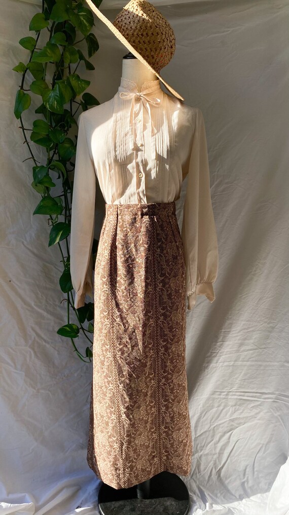 Gorgeous vintage brown paisley maxi skirt