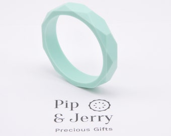 teething bangle