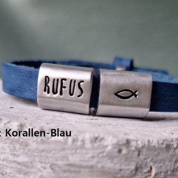 Armband Junge personalisiert Name, Leder, Fisch Symbol, Geschenk zur Kommunion, Konfirmation, Gravur von Hand geprägt