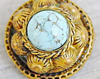 Vintage Messing Filigree Brosche mit Blau Keramik Cabochon, Victorian Revival Style verzierten Pin, Antique Style Statement Brosche