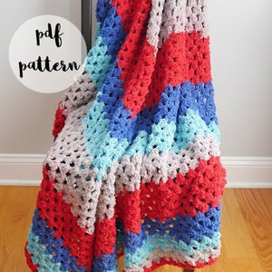 Patrón de crochet en PDF: Manta cuadrada ingleteada de abuela esponjosa