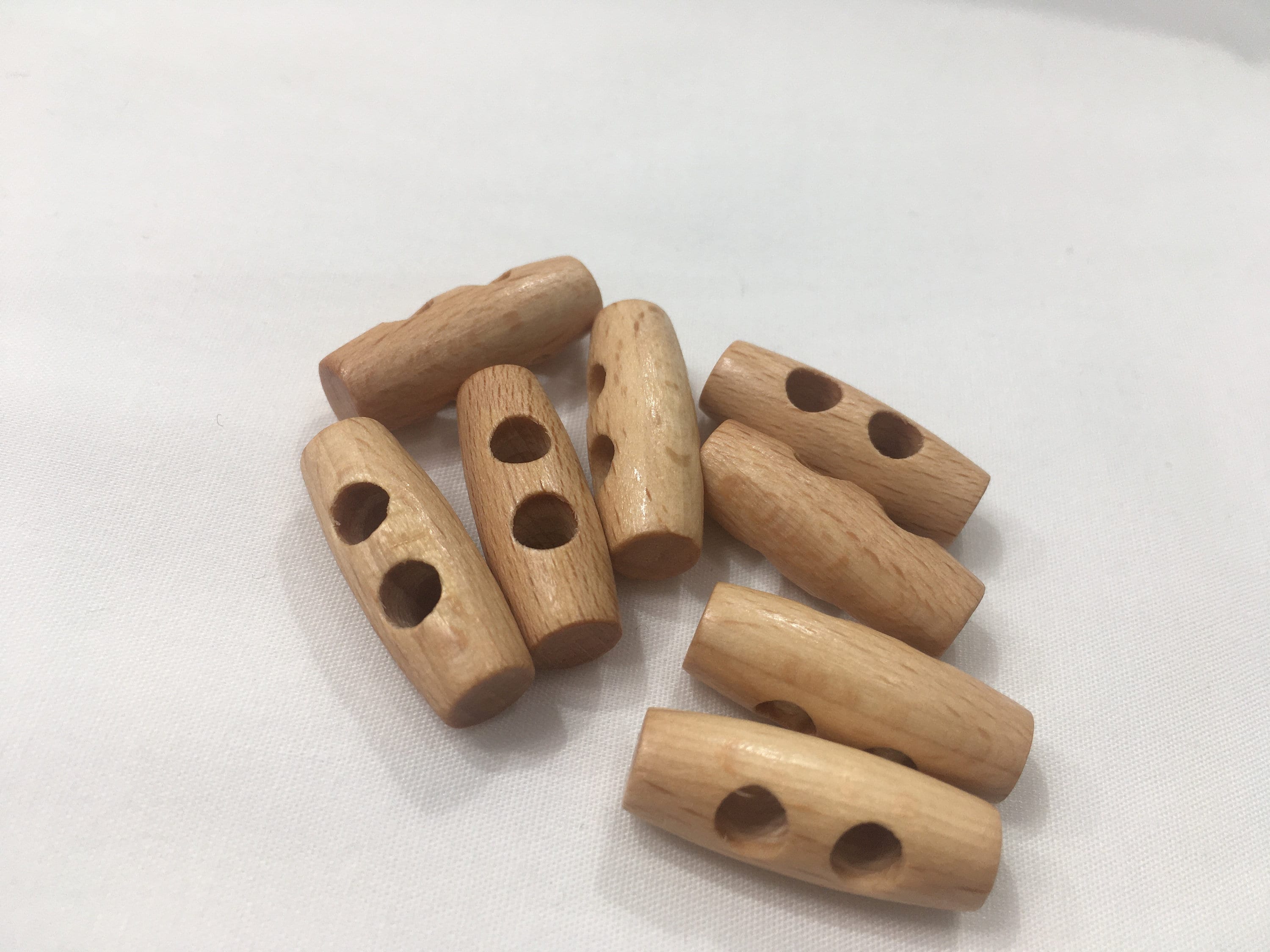 2 wooden buttons 4 holes / 80, 38 or 51 mm / big buttons in natural wood