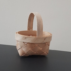 Basket Miniature Wicker, Dollhouse Miniatures Decoration Miniature Artisan Photography Props