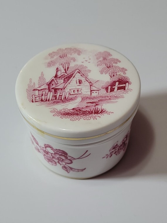 Spode Wedgewood Country Cottage Trinket Box Fine B