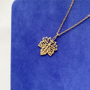 Dainty gold leaf necklace, autumn winter leaf necklace, minimalist botanical pendant necklace, textured floral charm necklace, gift for her
