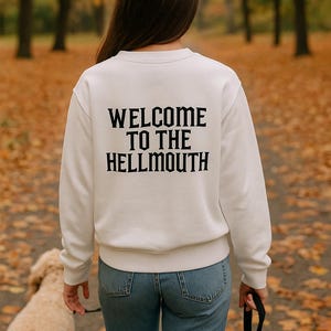 Suéter Sunnydale Clase del 99 / Hellmouth - Sudadera nostálgica inspirada en Buffy de los 90 - Top vintage de Buffy Cazavampiros - Regalo para fans de Buffy