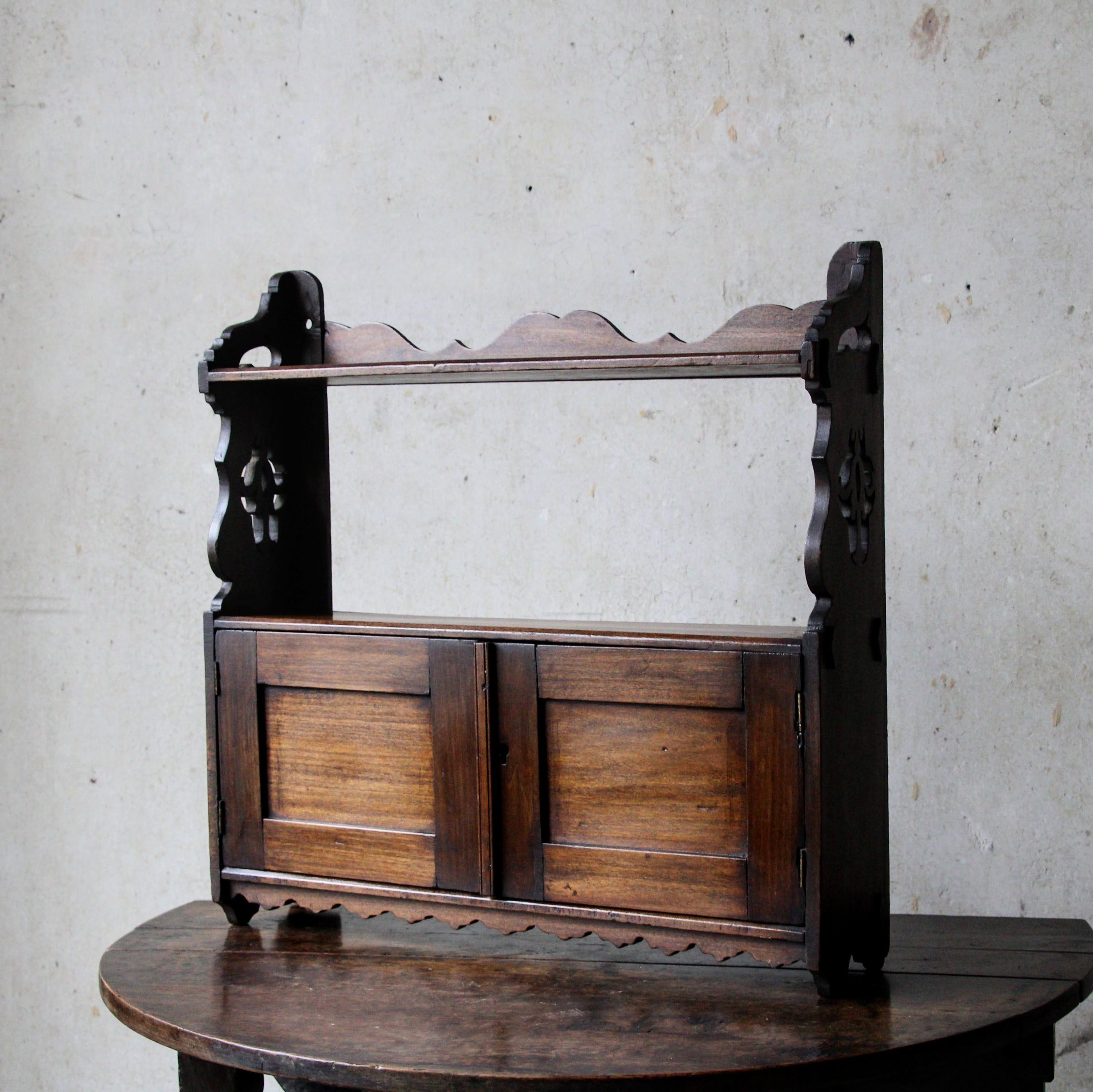 Antique early 20th century arts and crafts style book rack, shelving unit, cupboard