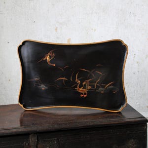 Vintage large 1950s decorative Japanese lacquered drinks tray