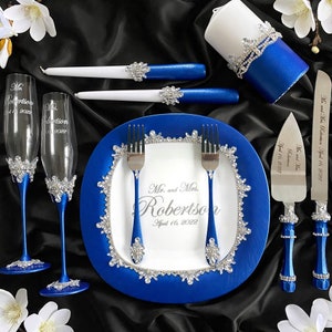 Royal blue wedding glasses,  wedding toasting flutes, navy cake cutter set wedding, blue wedding cake serving set