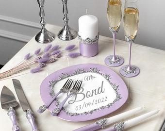 Purple Wedding cake cutting set and personalized glasses,  cake cutter set and wedding flutes, wedding cake serving set