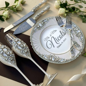 Wedding glasses set, cake cutting set wedding engraved, wedding cake knife and server, wedding cake cutter set, wedding gift for couples