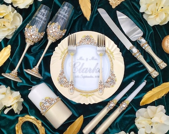 Gold wedding cake cutting set, personalized glasses, cake serving set, wedding cake knife and flutes for bride and groom