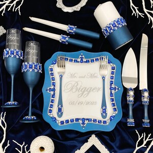 Royal blue cake cutter set, blue cake cutting set wedding, champagne flute wedding, personalised wedding glasses
