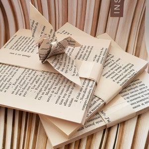 Set di 50 carte origami 13 cm×13 cm realizzate con pagine di libri francesi