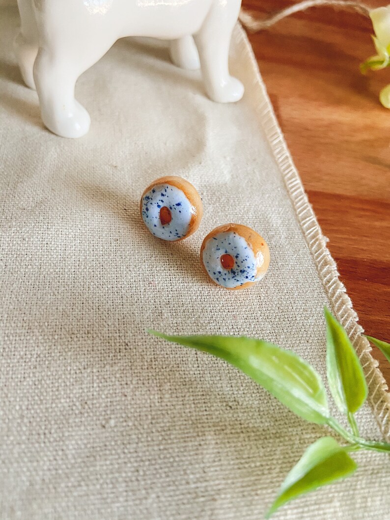 donut stud earrings
