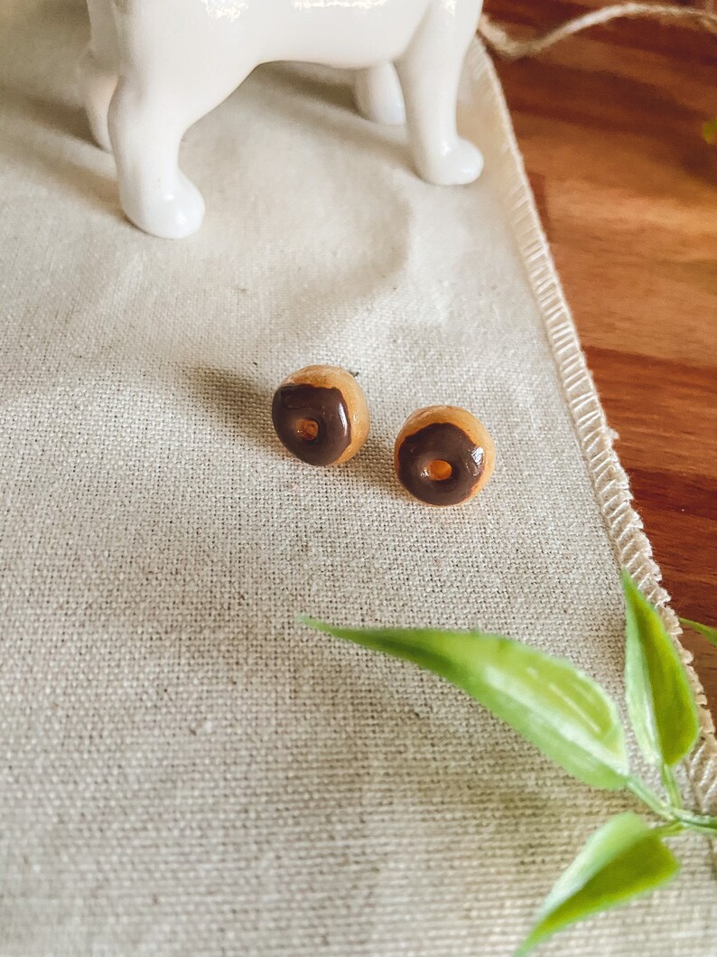 donut stud earrings