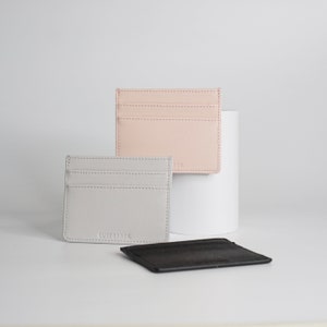Kaarthouder van saffianoleer | Minimalistische kaarthouder van saffianoleer | Zwart, roze en grijs | Bruiloft bonbonnière cadeaus bruidsmeisje
