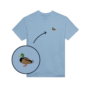 Camiseta bordada de pato-real: gola redonda de algodão pesado