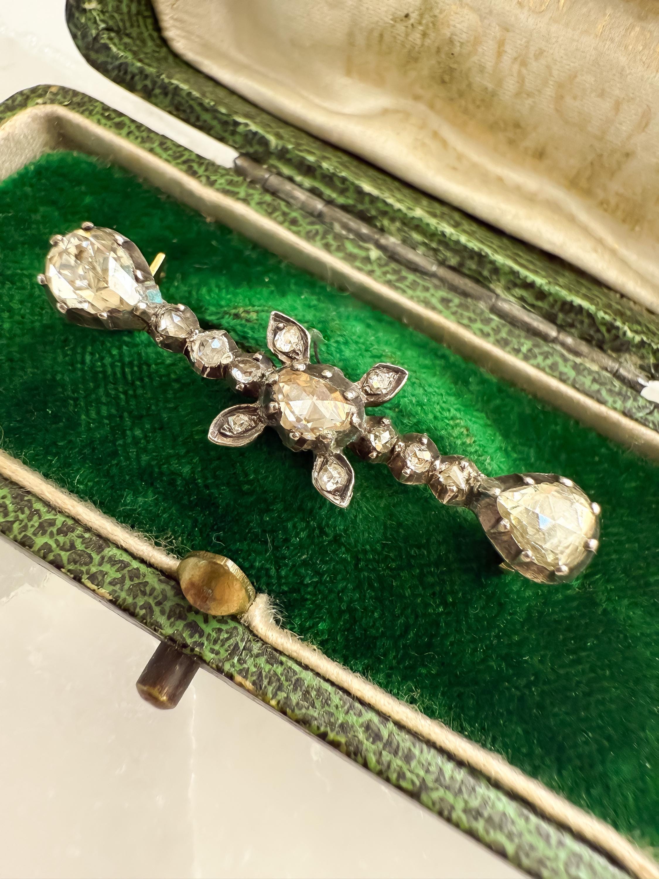 Broche Ancienne En Diamants, Or Rose Et Argent - Style Géorgien (18e Siècle)