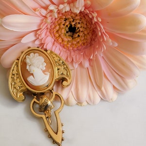 Antique Cameo Brooch