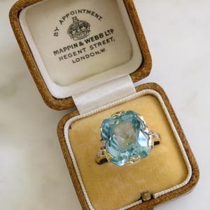 1920s Art Deco Ring | Synthetic Blue Spinel | 10K Tri-Tone Gold Floral Setting | Size 9