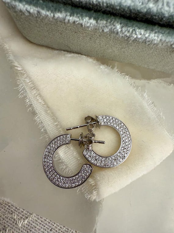 Estate EF Collection “Harper” Hoop Earrings – 14K White Gold