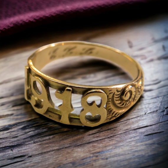 Antique 1918 Yellow Gold Band - image 2