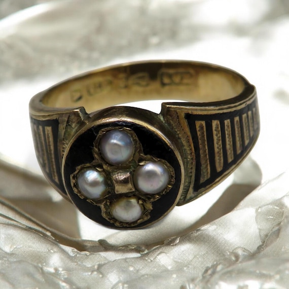 Mourning Ring with Hidden Locket - image 1