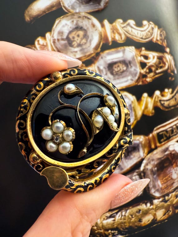 Victorian Mourning Brooch