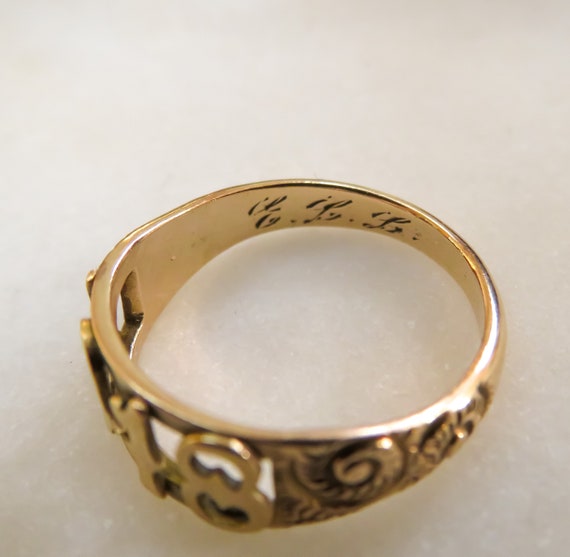 Antique 1918 Yellow Gold Band - image 7